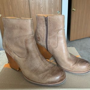 Kork-Ease Ankle Boots Women Size 9 Gray Slate